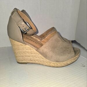 Big Buddha Womens Gray Suede Espadrille Platform Wedge Sandals Size 8 2306 shoes